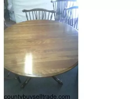 Thomasville table and 6 chairs